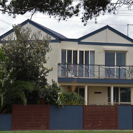 Sea Breeze On The Esplanade Lakes Entrance Exterior foto