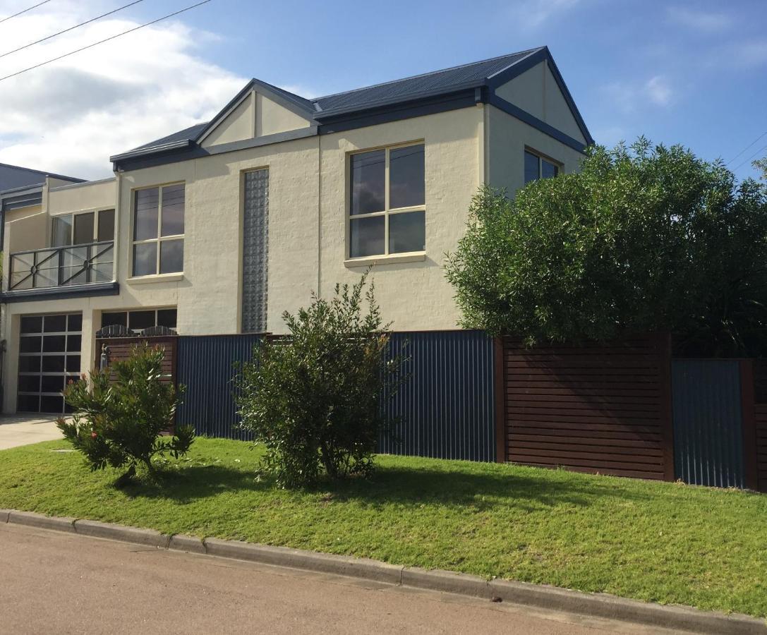 Sea Breeze On The Esplanade Lakes Entrance Exterior foto
